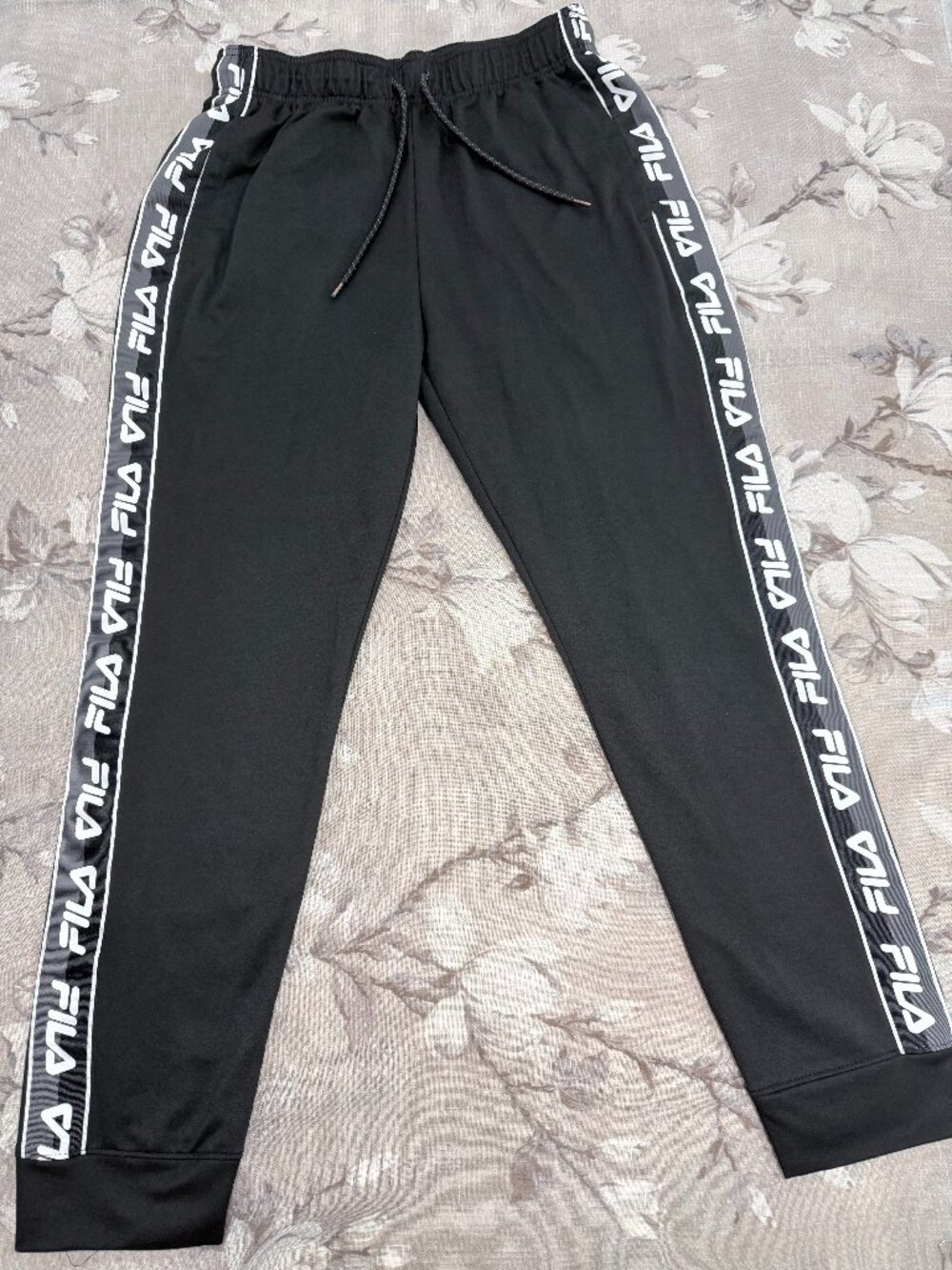 FILA Men’s M Black Logo Tape Jogger Track Workout Pants 28” Inseam